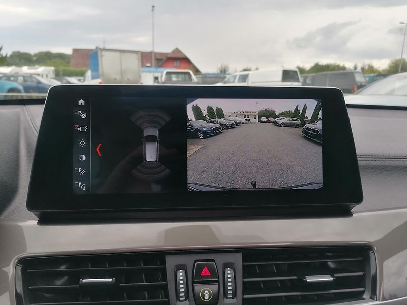 BMW X1 (2022) xDrive25eA Plug-in Hybrid - fotka 14 z 41