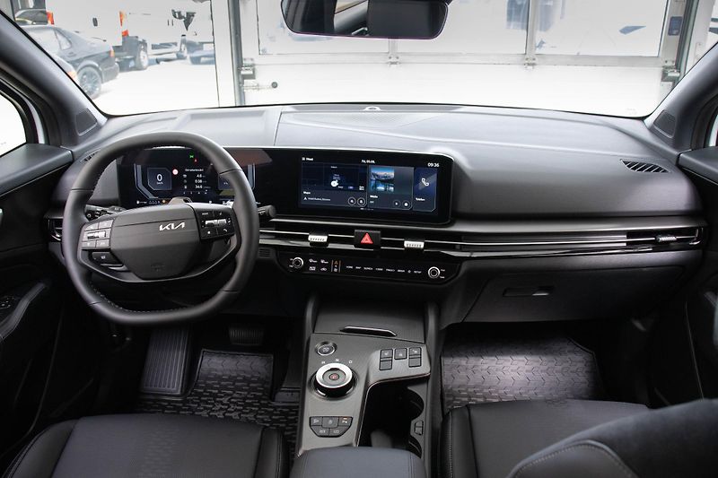 Kia Sportage 1.6 T-GDI 4x2 7DCT BLACK EDITI - fotka 10 z 16