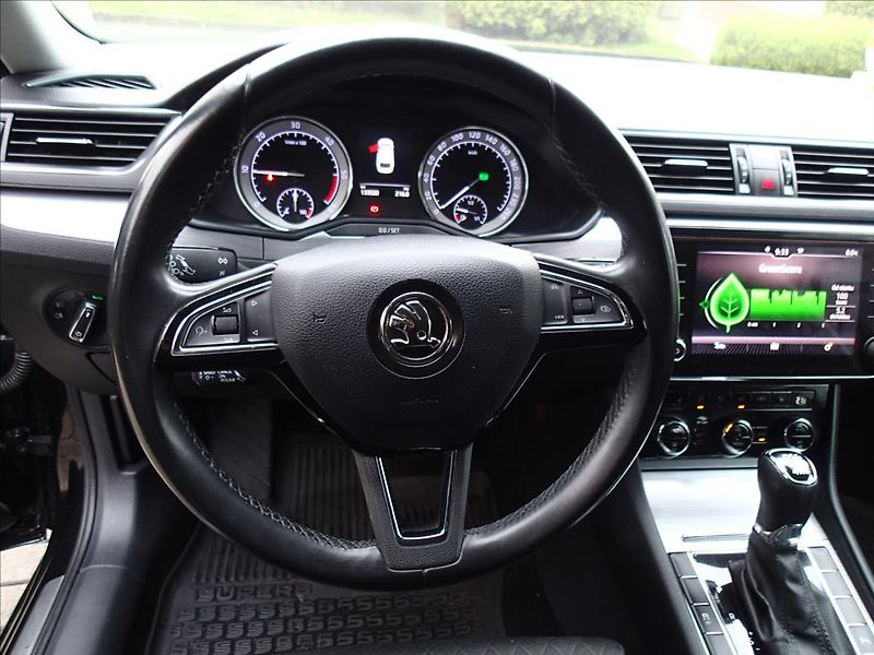 Škoda Superb 2,0 TDi, DSG, 4x4 , Tažné - fotka 15 z 48