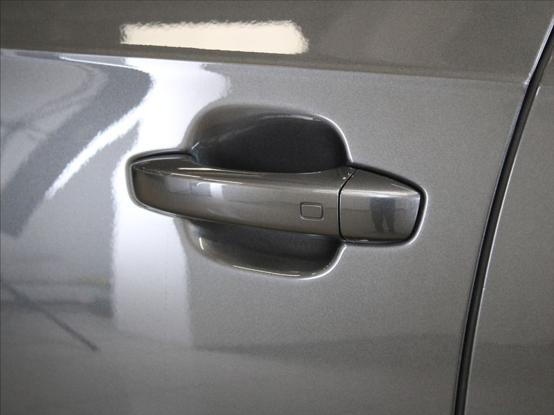 Audi Q7 3,0 50TDi S-Line 63tkm. ČR - fotka 31 z 32