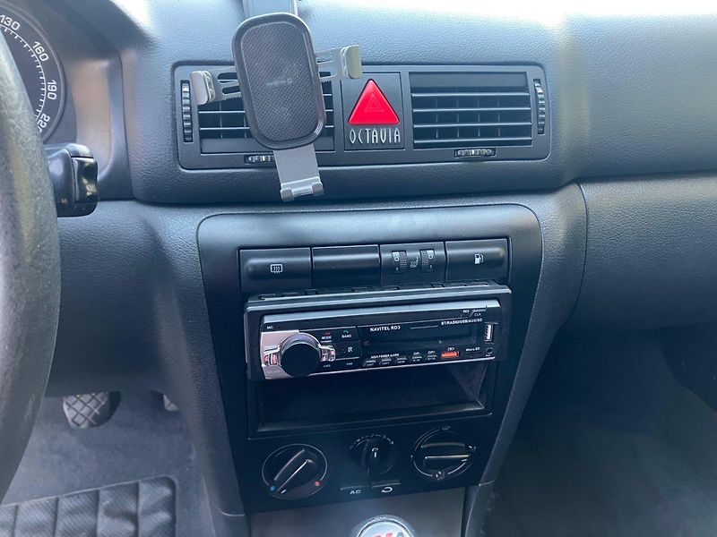 Škoda Octavia 	1,9TDi (74kW) 4x4*KLIMATIZACE - fotka 12 z 14