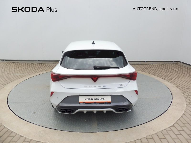 Cupra Leon (2024) 2,0 TSI 221kW DSG - fotka 25 z 28