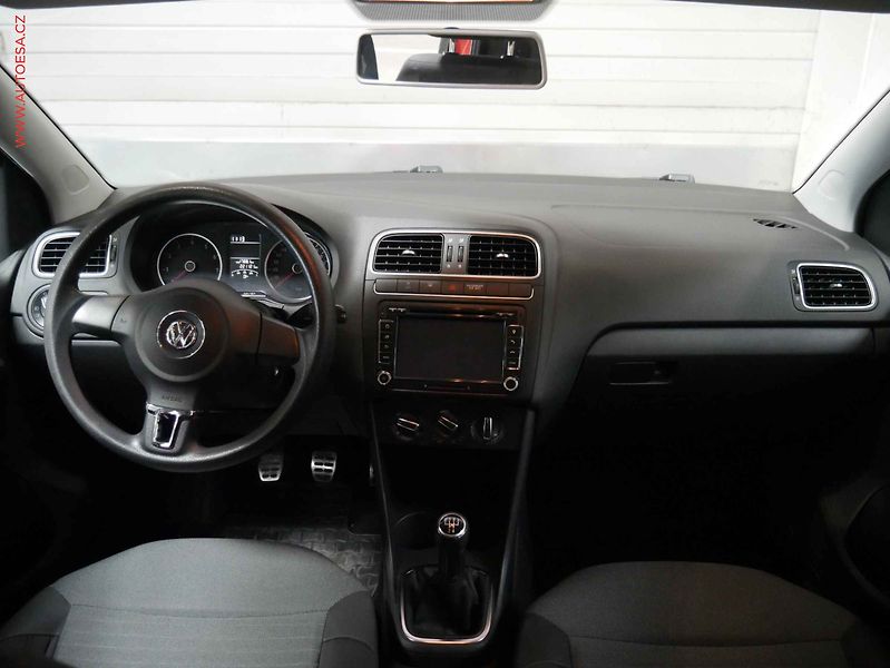 Volkswagen Polo (2009) 1.2HTP, ČR, AC, temp, STK8/28 - fotka 8 z 15