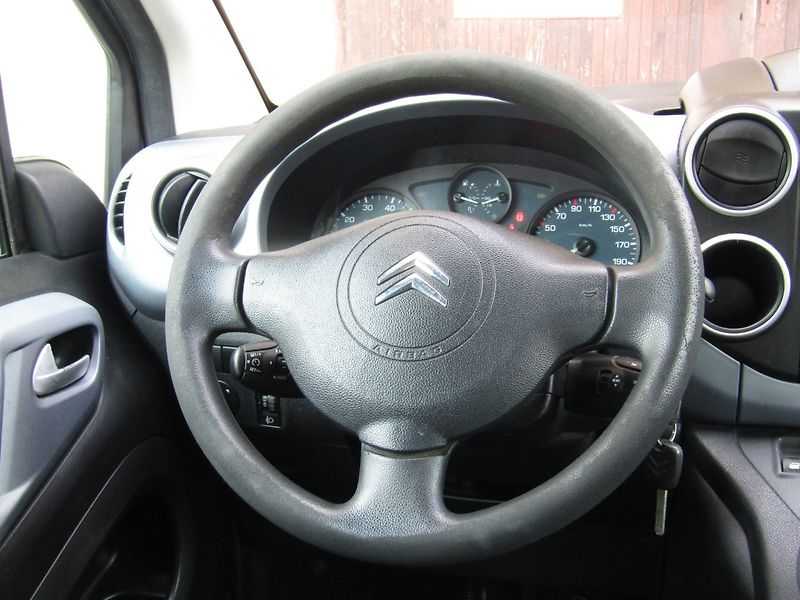 Citroën Berlingo (2009) 1.6 16V 66kW - fotka 16 z 37