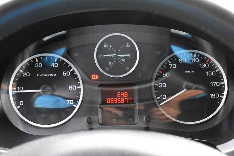 Peugeot Partner byl čtyři roky starý a najel 84 000 kilometrů