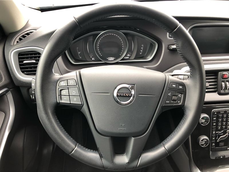 Volvo V40 D3 Cross Country - fotka 19 z 29