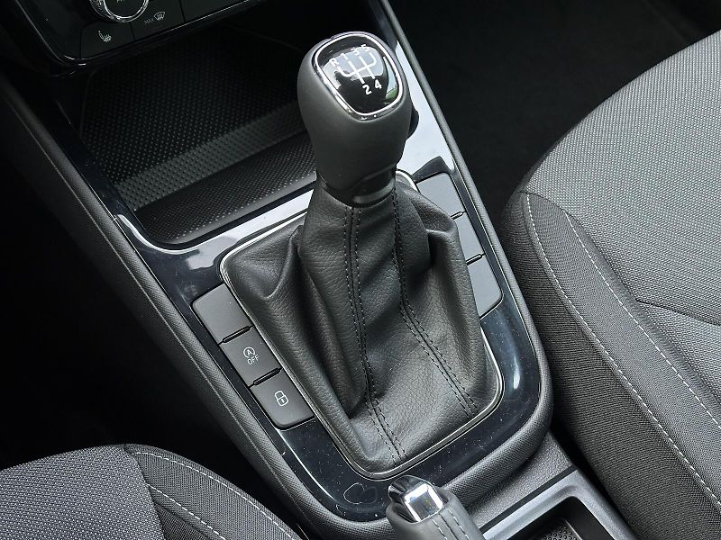 Škoda Fabia 1.0TSi 95PS LED V.Cockpit Clim - fotka 30 z 36