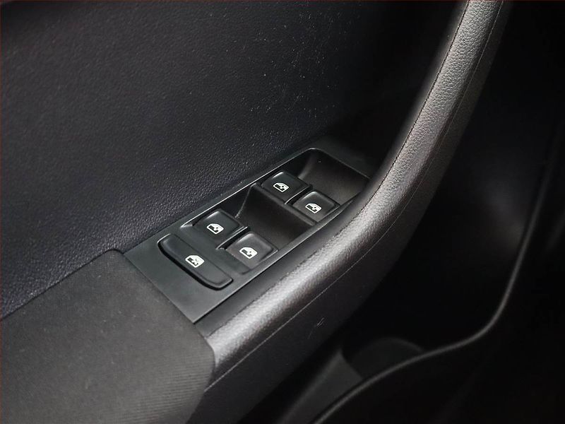 Škoda Fabia (2016) 1.2 TSI, Park. senzory - fotka 16 z 16