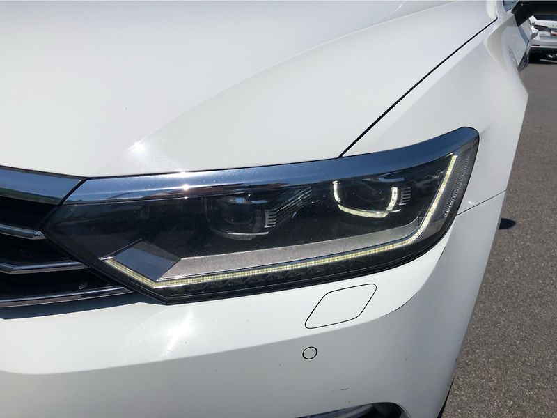 Volkswagen Passat Variant 2,0 TDI DSG - fotka 24 z 28
