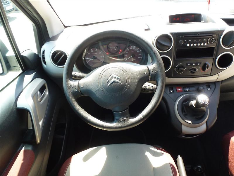 Citroën Berlingo 1,6 HDI  Multispace - fotka 31 z 44