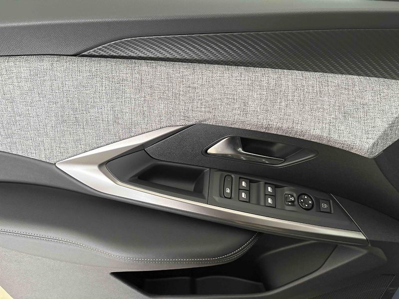 Peugeot 3008 (2025) Allure Hybrid 145 e-DCS6 - fotka 14 z 48