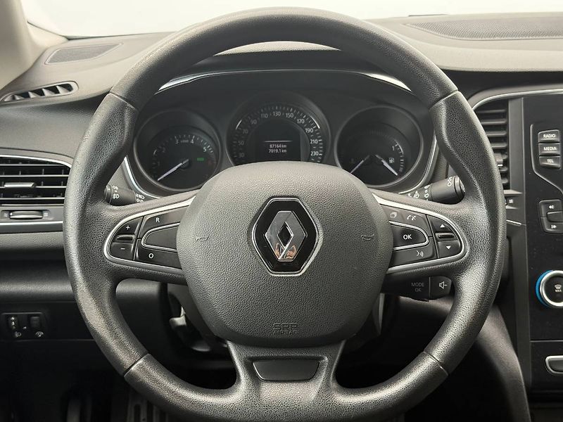 Renault Mégane (2019) 1.3 TCe 75 kW Life - fotka 10 z 20