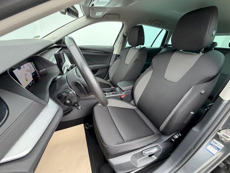 Škoda Octavia (2023) Combi 2.0 TDI 110kW DSG Tour - fotka 6 z 35