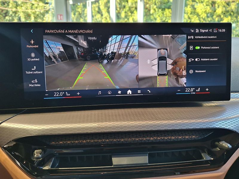 BMW Řada 3 320d xDrive Touring M-Sport - fotka 19 z 37