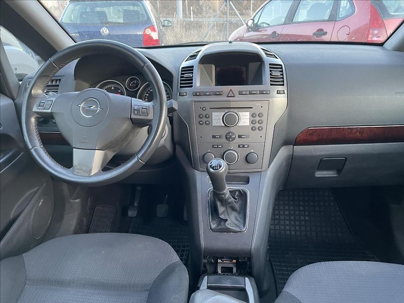 Opel Zafira 1,9 CDTI*88kW*7.míst*Servis - fotka 20 z 36