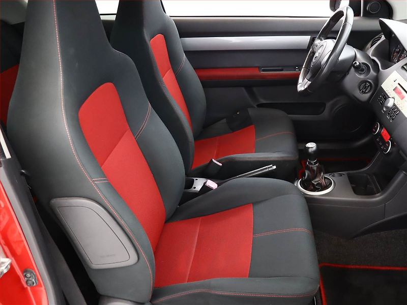 Suzuki Swift (2009) 1.6 Sport, Vyhř. sedaček - fotka 7 z 13