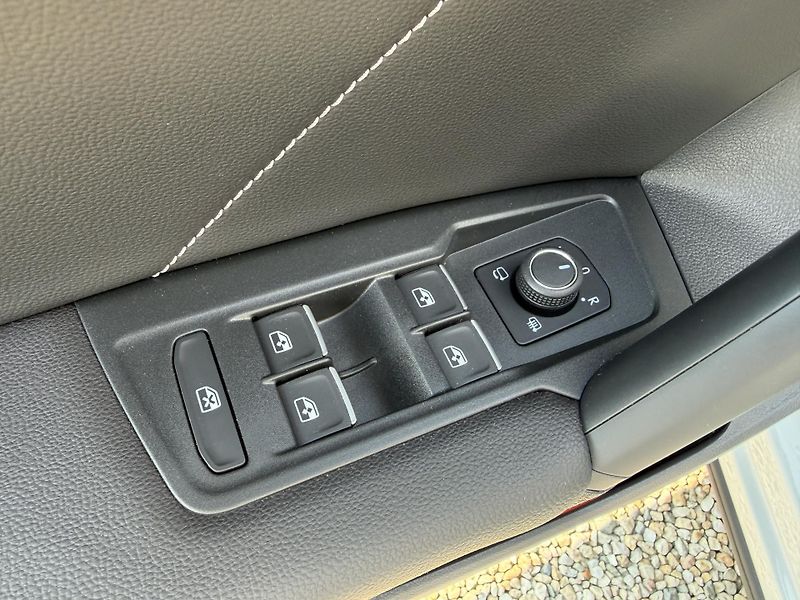 Volkswagen Tiguan R-Line 2,0 TSi/180kW 4x4 DSG - fotka 10 z 114