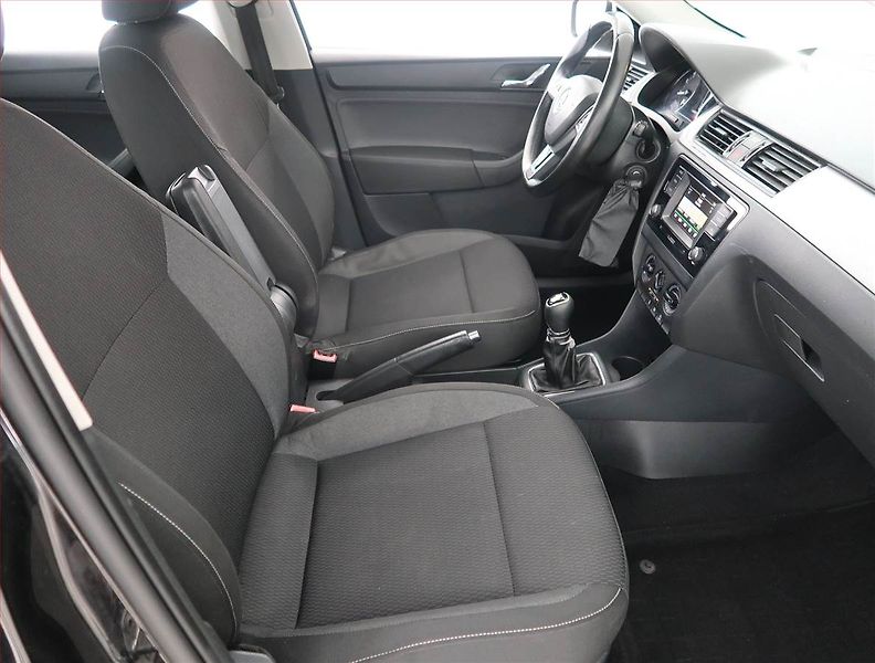 Škoda Rapid (2015) Spaceback 1.2 TSI - fotka 9 z 19