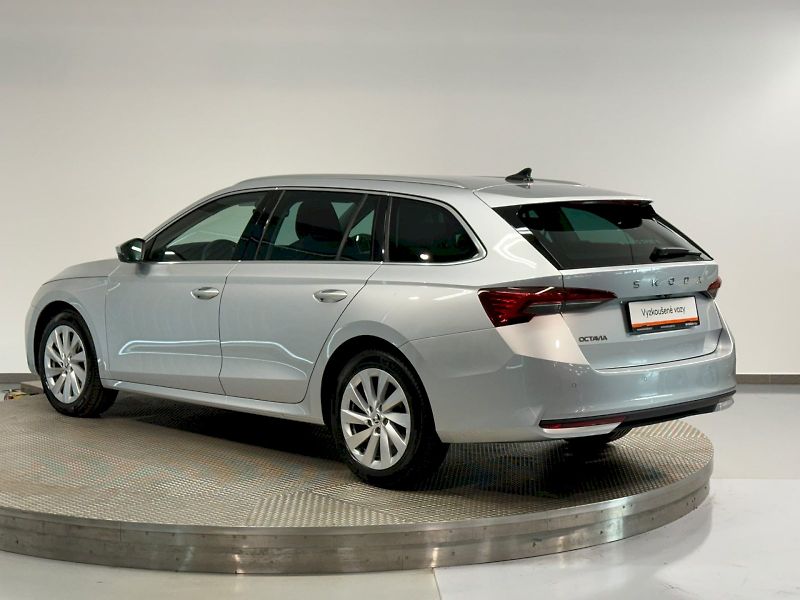 Škoda Octavia (2024) TOP SELECTION 2.0TDI 110KW DSG - fotka 7 z 37