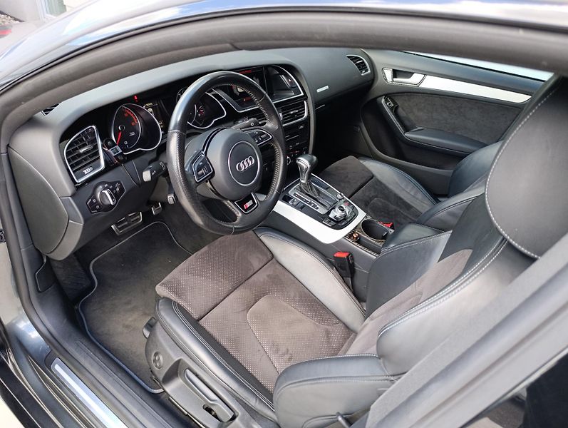 Audi A5 2.0TDI QUATTRO S-LINE ČR  - fotka 12 z 38