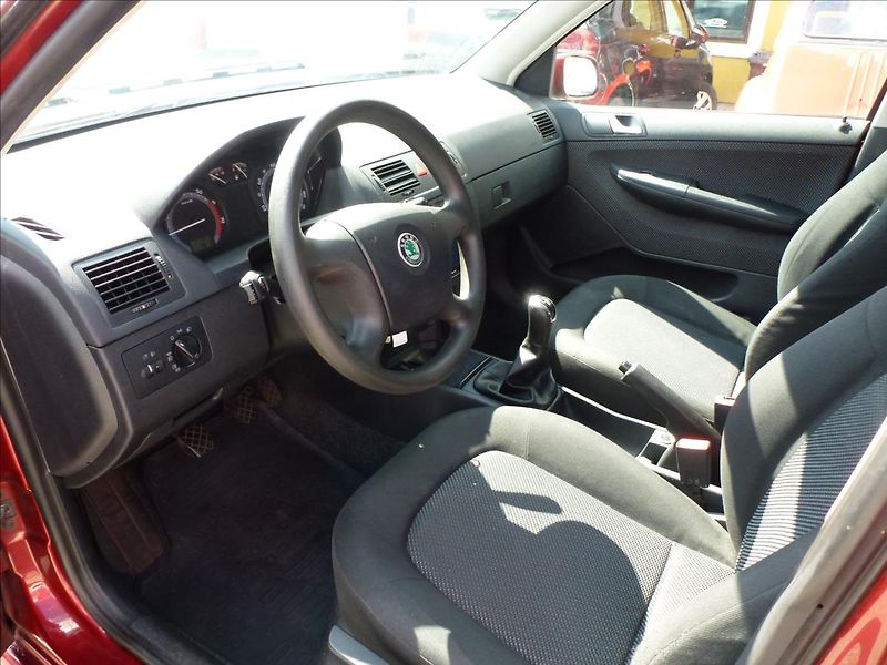 Škoda Fabia 1,4 16V Parkovací kamera - fotka 17 z 47