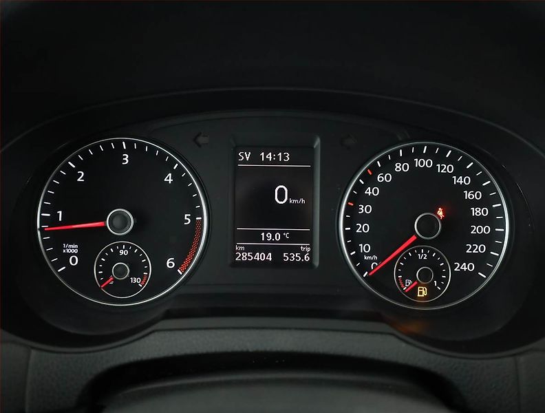 Volkswagen Sharan (2014) 2.0 TDI, 7 míst, Navi - fotka 9 z 21