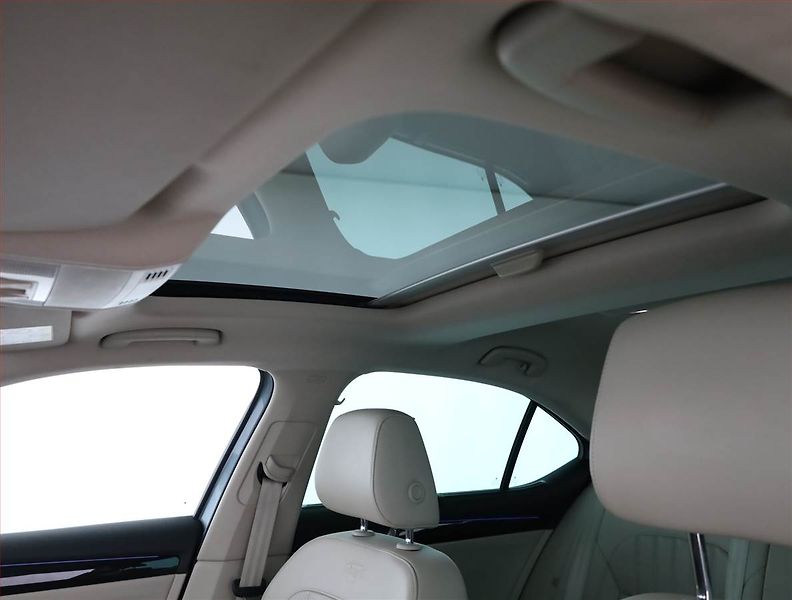 Škoda Superb (2015) Laurin&Klement 2.0 TSI, 4X4 - fotka 19 z 21
