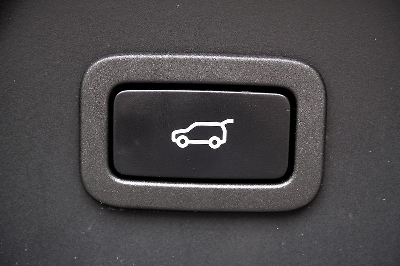 Land Rover Range Rover Velar R-Dynamic HSE D300, Záruka, ČR - fotka 37 z 39