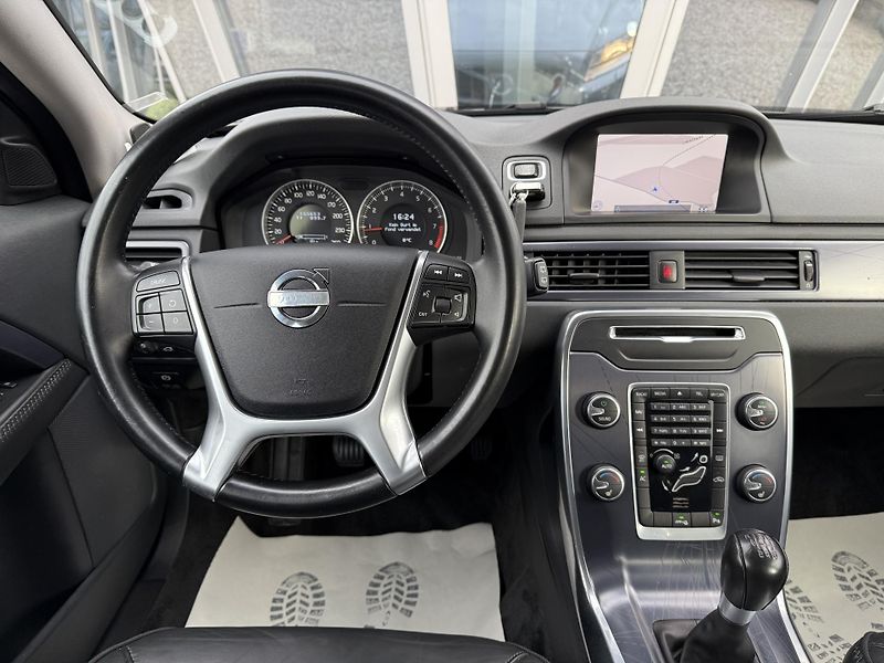 Volvo V70 1,6i T4 132kW OCEAN RACE - fotka 30 z 45