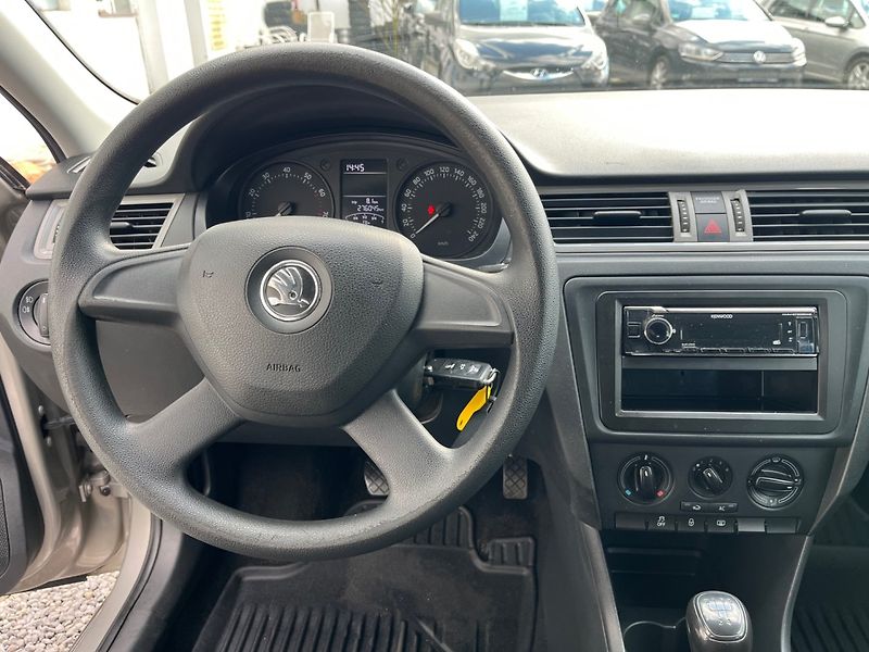 Škoda Rapid (2013) 1.2 TSi - fotka 9 z 16