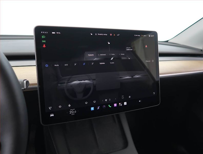 Tesla Model Y (2022) Long Range AWD 79kWh, SoH 89% - fotka 17 z 33