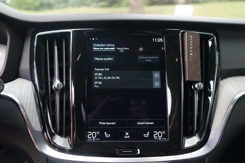 Volvo V60 CC B4 diesel Kůže 360 H/K NezT - fotka 27 z 35