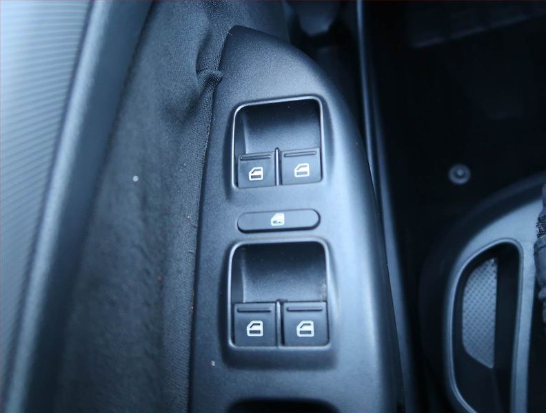 Škoda Octavia (2009) Elegance 1.6, Park. senzory - fotka 14 z 14