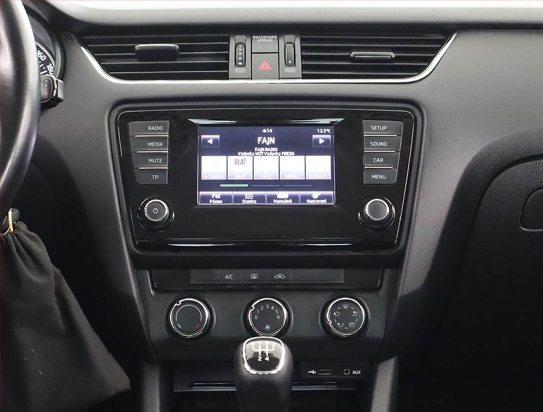 Škoda Octavia (2014) 1.6 TDI, Serv.kniha, Tempomat - fotka 12 z 17