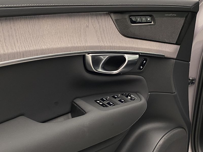 Volvo XC90 (2026) B5 AWD AUT BRIGHT PLUS 7míst - fotka 29 z 73