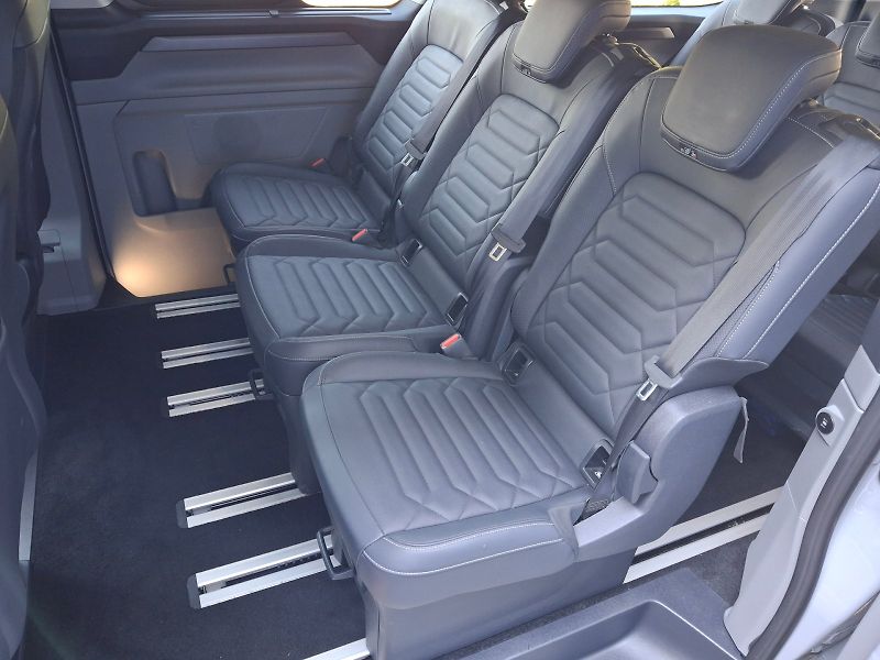 Ford Tourneo Custom (2025) L2 Titanium X AWD 2,0 EcoBlue - fotka 7 z 35