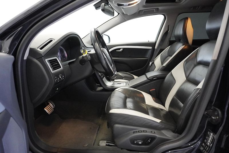 Volvo V70 T6 R-DESIGN 4WD AUT. - fotka 11 z 28