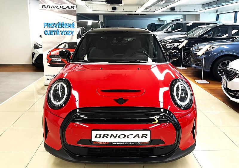 Mini Cooper SE, 135 kW, CHILLI RED, ČR - fotka 2 z 29