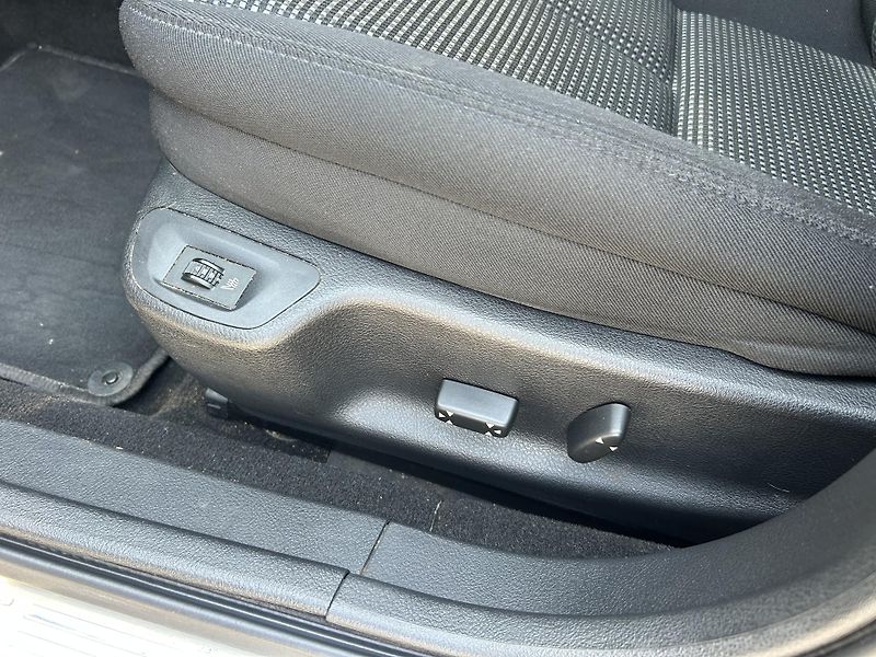 Peugeot 407 2.0 HDI 16V Premium Pack aut. - fotka 27 z 31