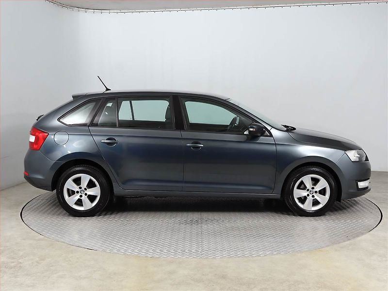 Škoda Rapid (2017) Spaceback 1.2 TSI - fotka 6 z 16