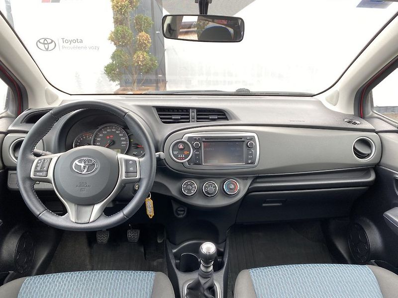Toyota Yaris 1.33i, ČR, Active, manual - fotka 11 z 24