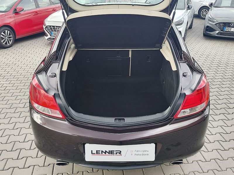 Opel Insignia 2.0 Turbo/184kW Innovation 4x4 - fotka 9 z 28