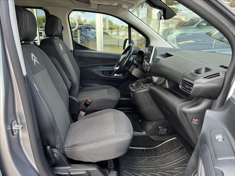 Citroën Berlingo 1,5 BlueHDi  EAT8 SHINE PROFI+ - fotka 16 z 22