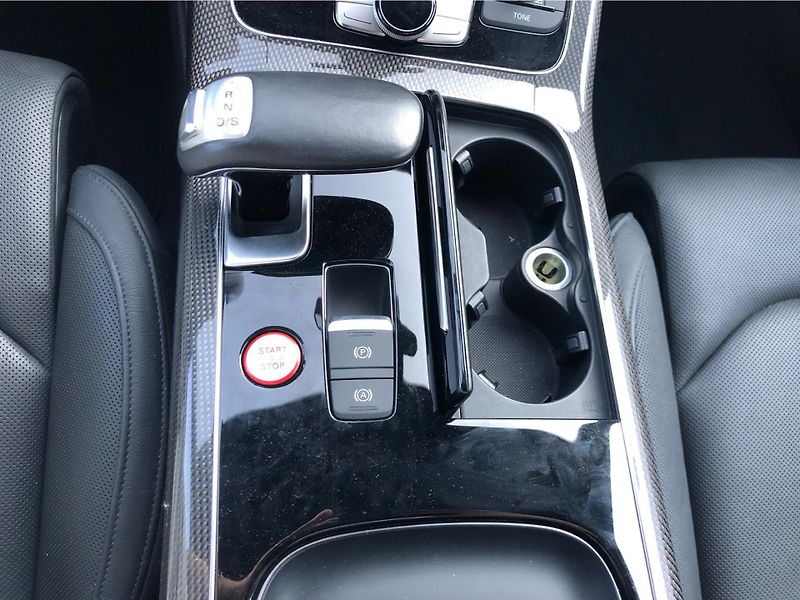 Audi S8 PLUS 4.0 TFSI QUATTRO - fotka 21 z 28