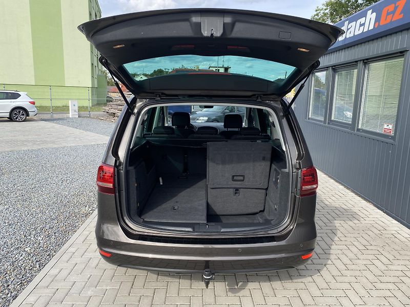 Volkswagen Sharan 1.4 TSI 110kW-7MÍST-NAVI-TAŽNÉ - fotka 29 z 39