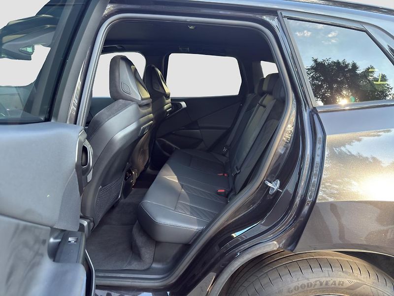 BMW X3 xDrive20d - fotka 16 z 23