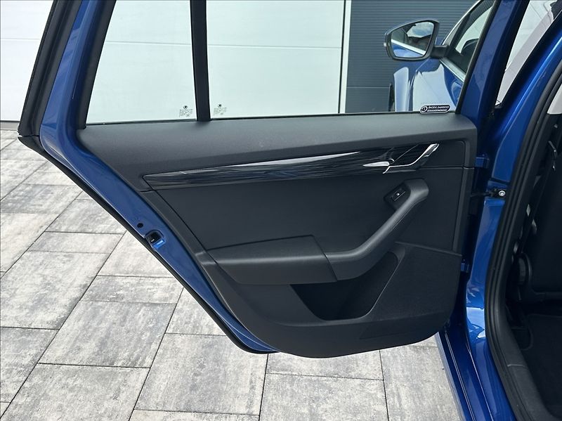 Škoda Octavia 2,0 TDI 150PS  Style M/T - fotka 15 z 54