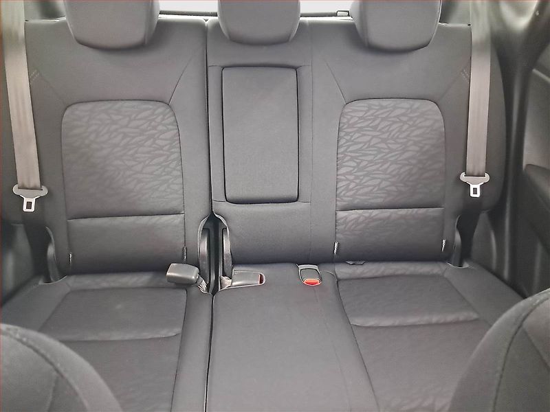 Hyundai ix20 (2015) 1.6 CVVT, Serv.kniha - fotka 10 z 15