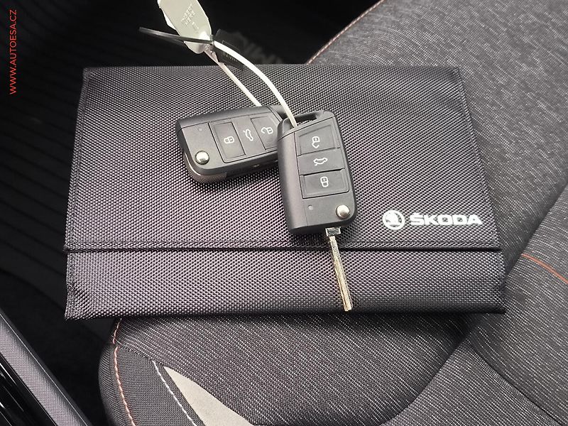 Škoda Kamiq (2021) 1.0 TSi, 2.maj,ČR, Style, DSG - fotka 25 z 25