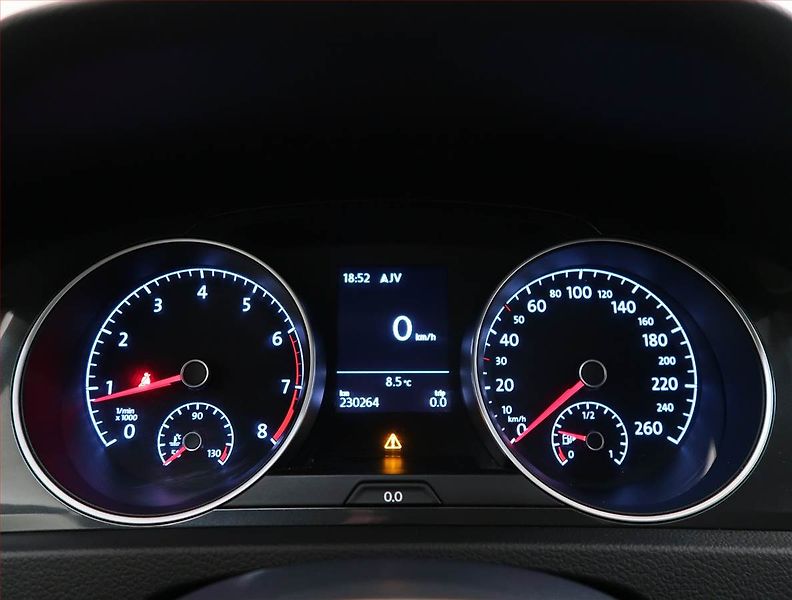 Volkswagen Golf (2017) 1.4 TSI, Navi, Tempomat - fotka 11 z 15